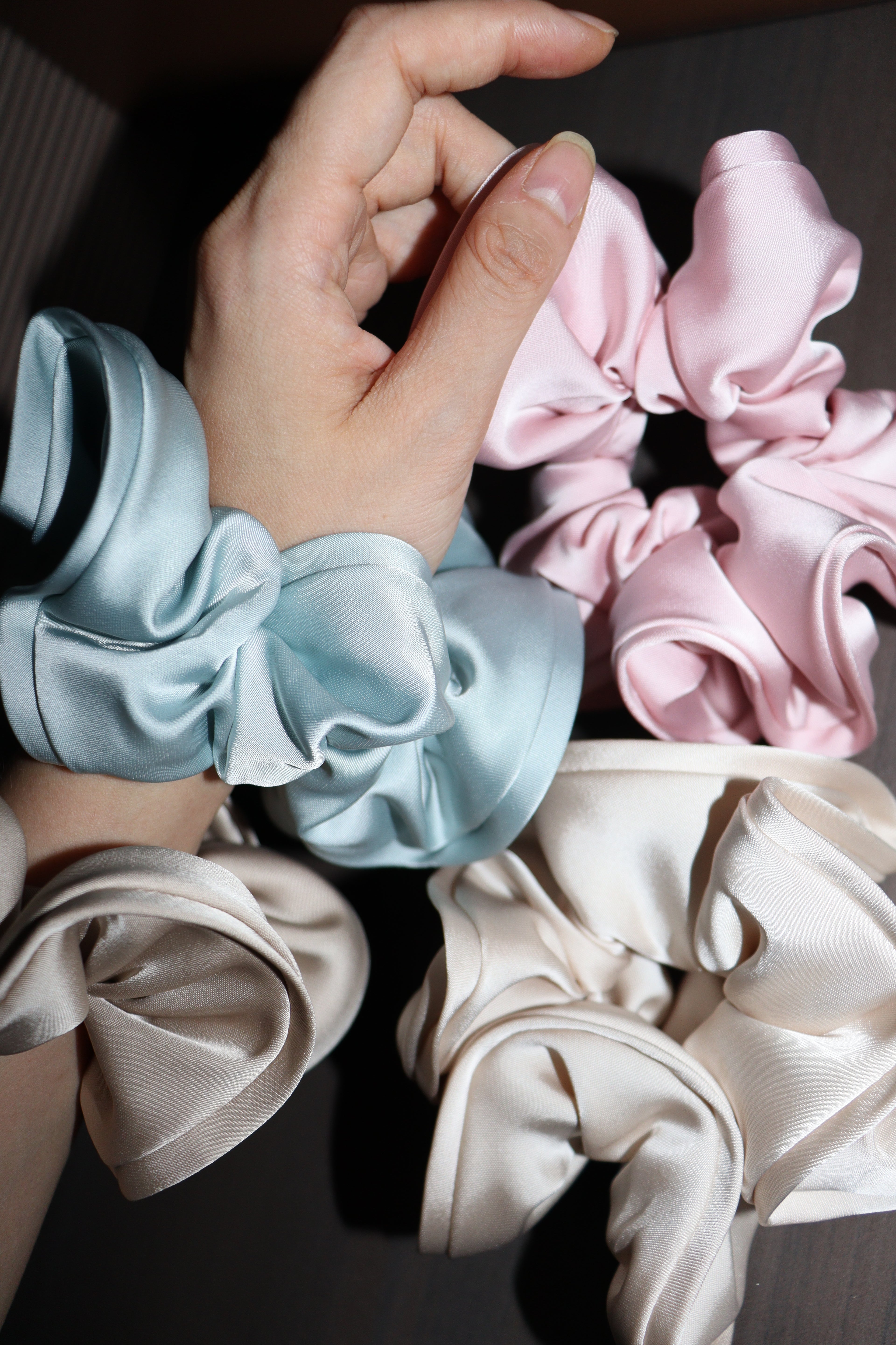 Oversized Scrunchie with Cloud Volume in Cream